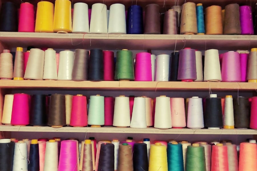 חוטים, שיר מאת שרה סגל־כץ | Threads - poem - Sarah Segal-Katz