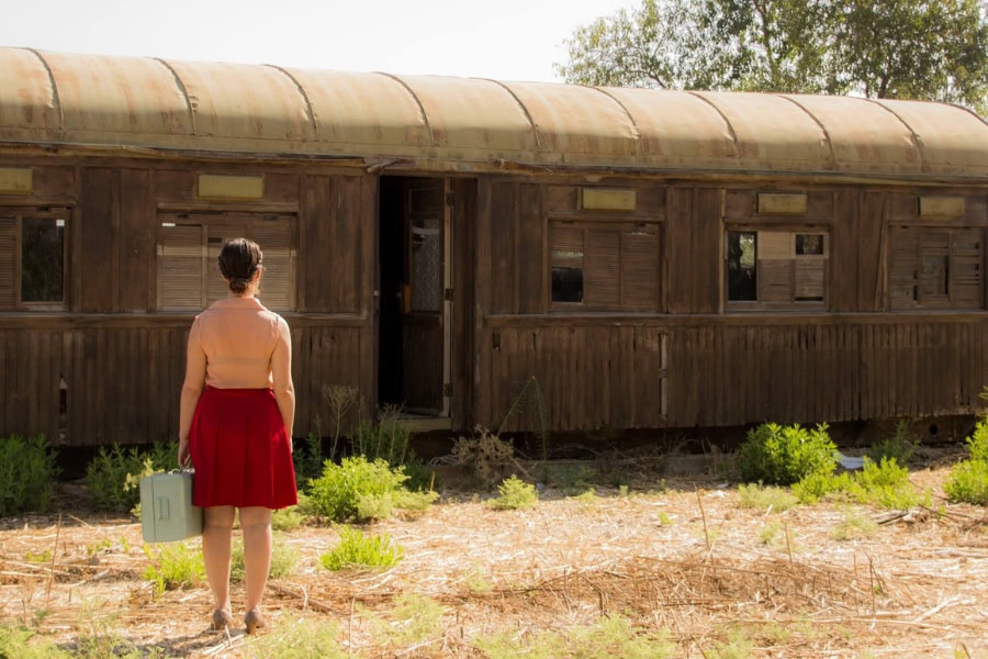 היא שוב עזבה את ברלין - סיפור מאת שרה סגל־כץ, פורסם בקובץ הסיפורים ״דרושה חברה לחגים״ בעריכת עמיחי חסון, הוצאת אינדיבוק