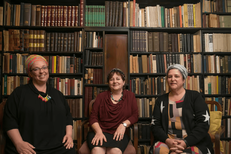 הרבנית דבורה עברון, הרבנית רחל קרן, הרבנית שרה סגל־כץ