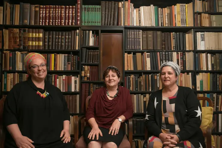 הרבנית דבורה עברון, הרבנית רחל קרן, הרבנית שרה סגל־כץ